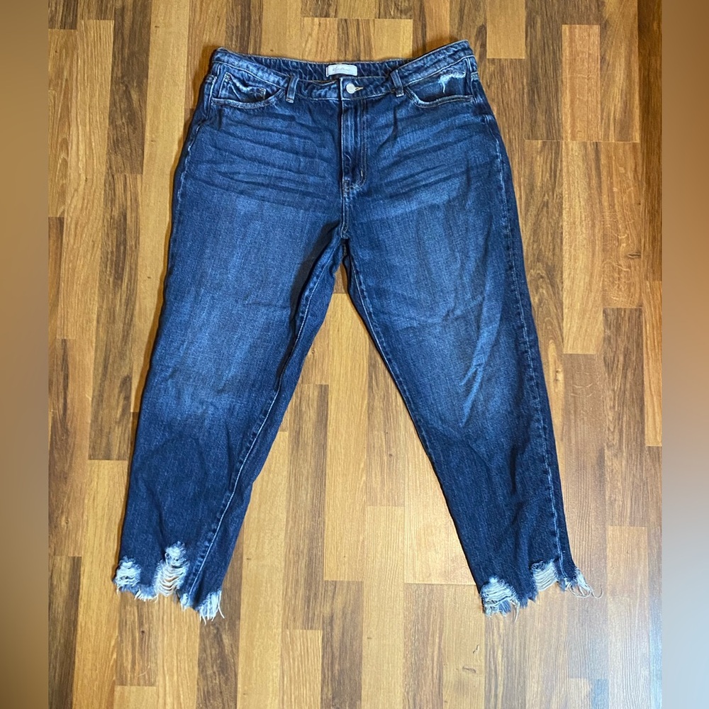 Kancan Signature Mom Fit Denim Jeans Distressed Womans Size 32 VBK1636A